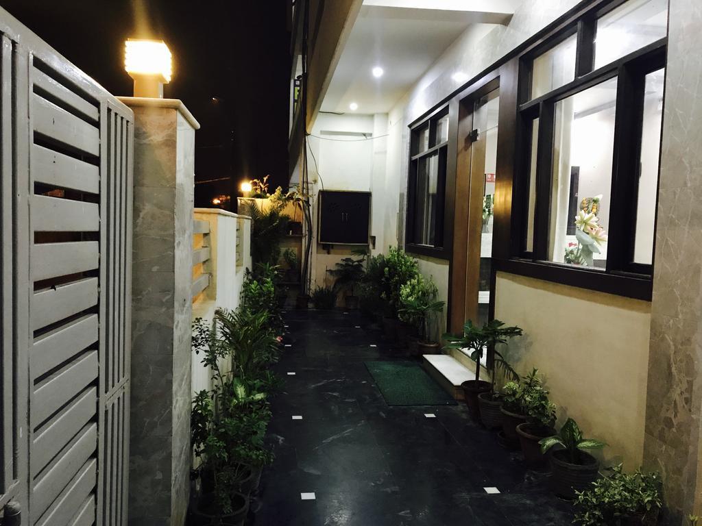 Aaradhya Residency Hotel Агра Екстериор снимка