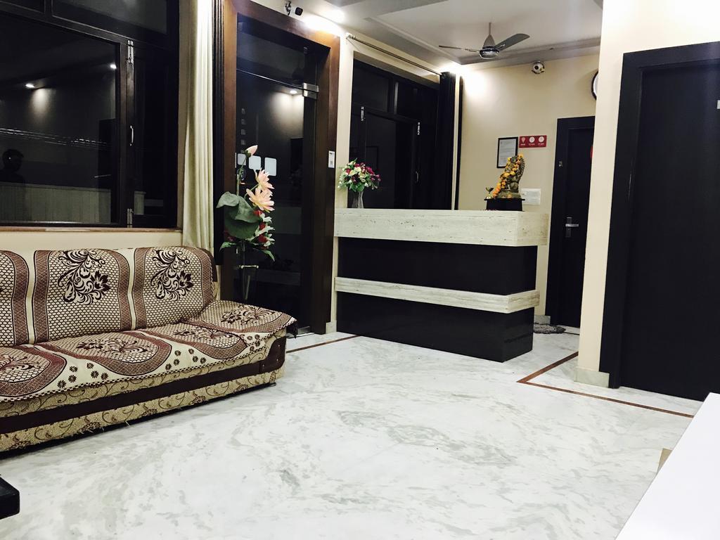 Aaradhya Residency Hotel Агра Екстериор снимка