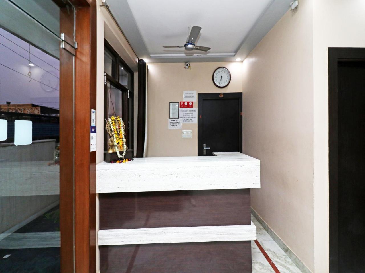 Aaradhya Residency Hotel Агра Екстериор снимка
