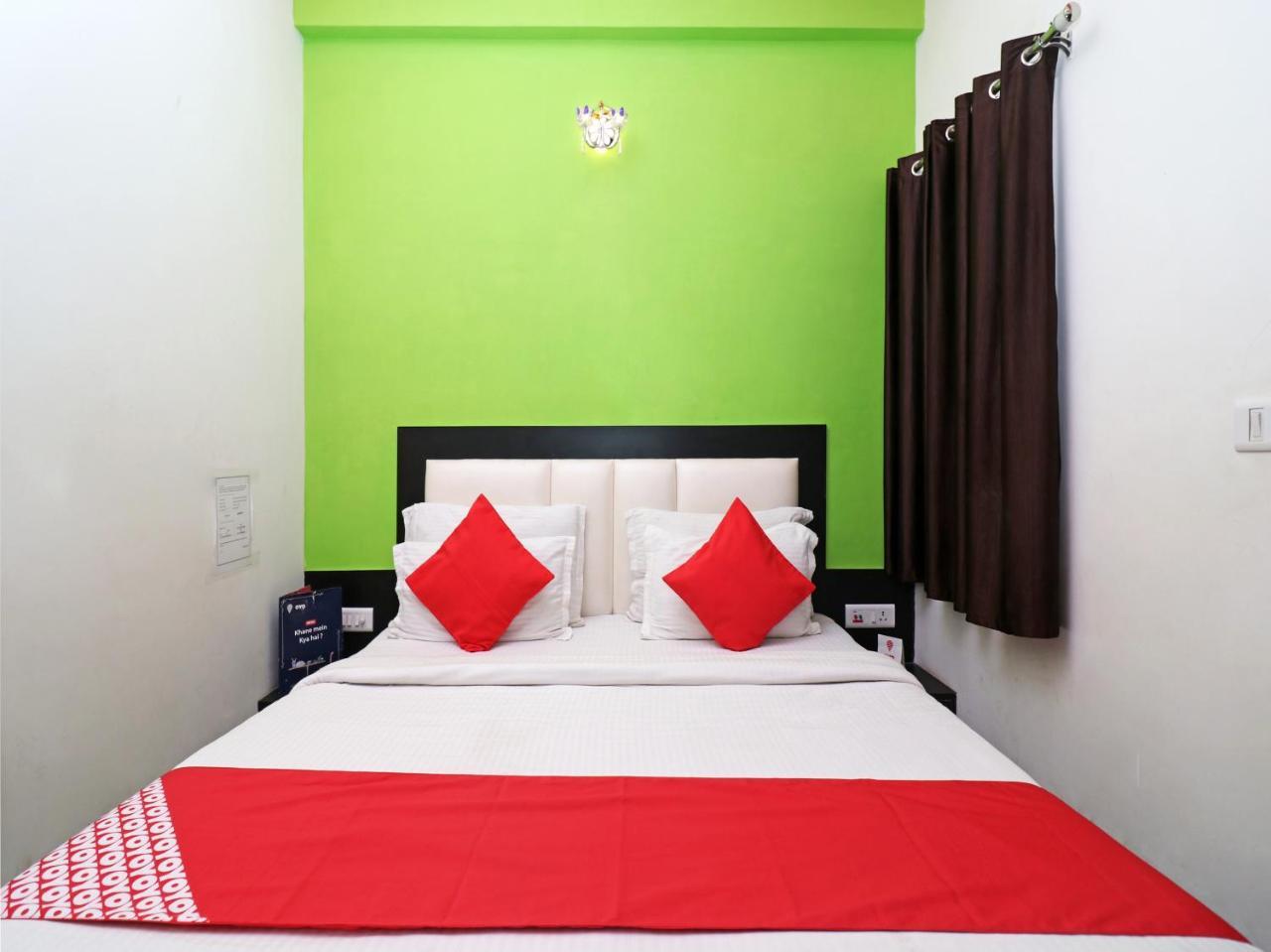 Aaradhya Residency Hotel Агра Екстериор снимка