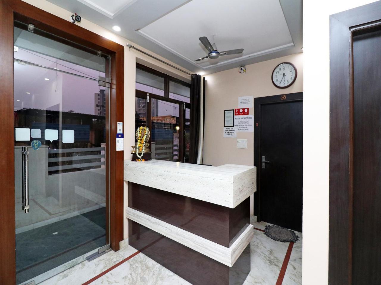 Aaradhya Residency Hotel Агра Екстериор снимка