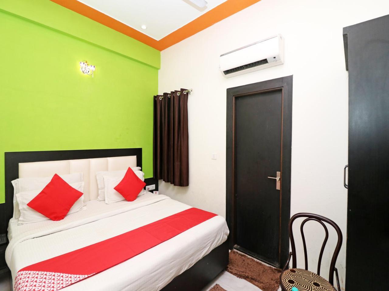 Aaradhya Residency Hotel Агра Екстериор снимка