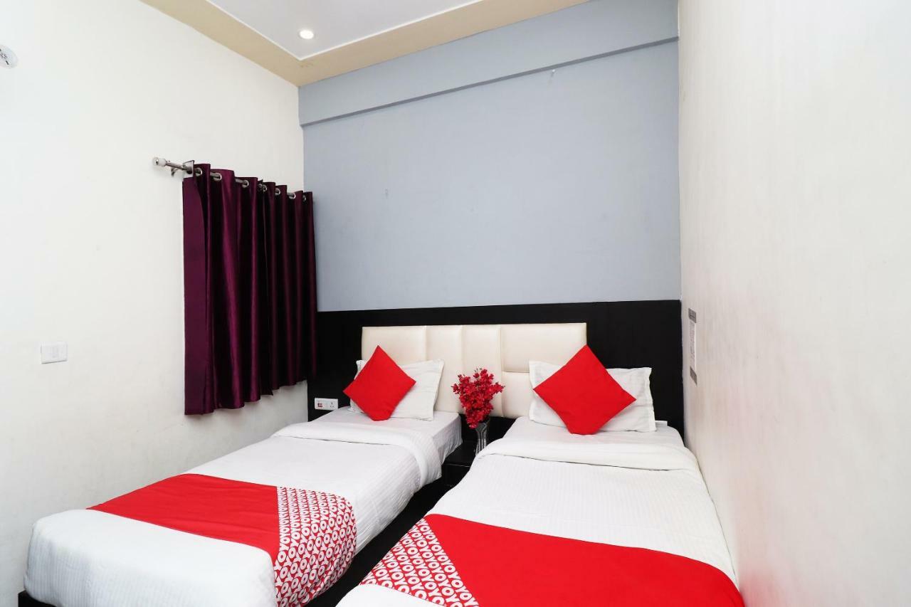 Aaradhya Residency Hotel Агра Екстериор снимка